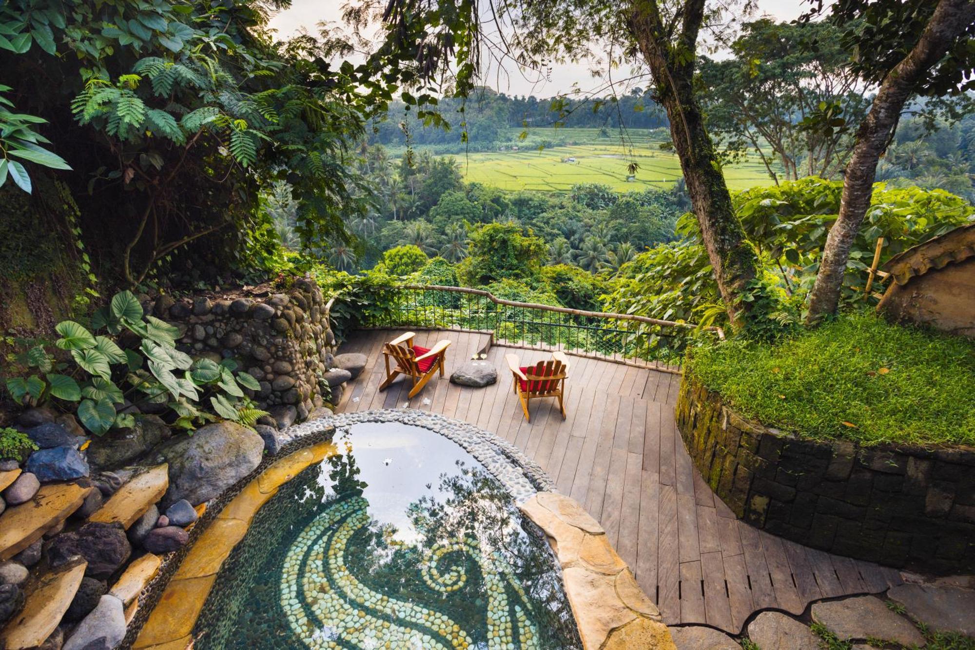 Bambu Indah सहारा 5*
